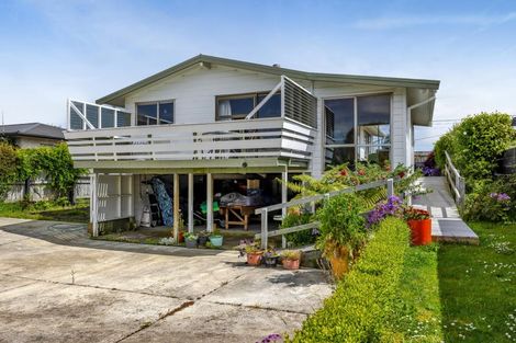 Photo of property in 7 Karaka Street, Hawera, 4610