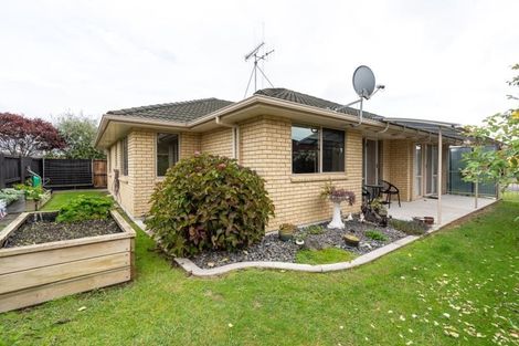 Photo of property in 24 Gardenia Close, Melville, Hamilton, 3206