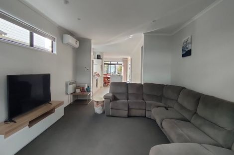 Photo of property in 4 Nohoanga Road, Karaka, Papakura, 2113