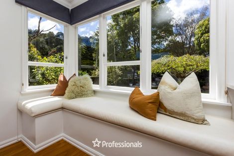 Photo of property in 6 Fendalton Crescent, Pinehaven, Upper Hutt, 5019