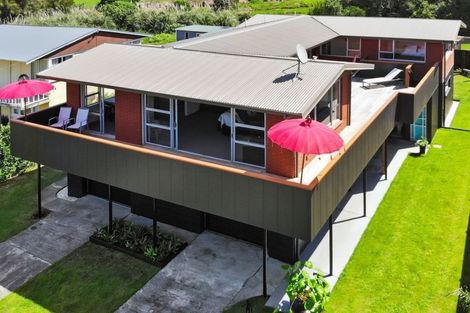 Photo of property in 98 Seaforth Road, Waihi Beach, 3611