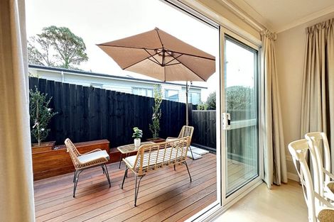 Photo of property in 123b Forrest Hill Road, Forrest Hill, Auckland, 0620