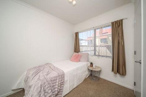 Photo of property in 1/253 Saint Aubyn Street, New Plymouth, 4310