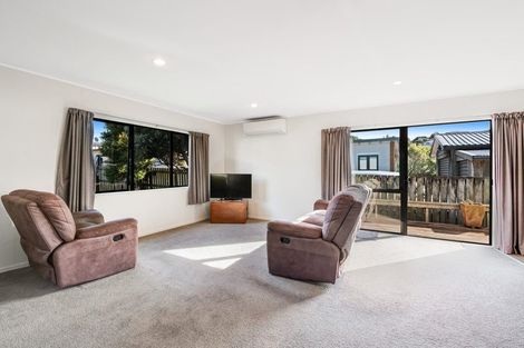 Photo of property in 2/100 Brightside Road, Stanmore Bay, Whangaparaoa, 0932