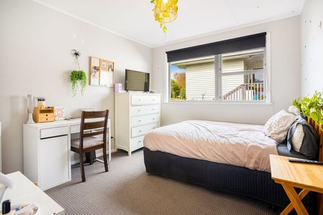 Photo of property in 14 Thomas Avenue, Te Atatu Peninsula, Auckland, 0610