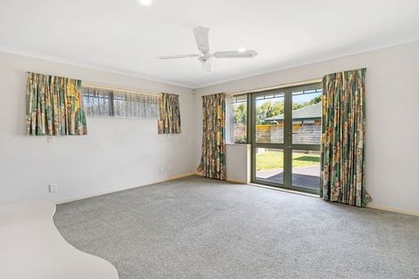Photo of property in 30 Strachan Way, Highbury, Palmerston North, 4412