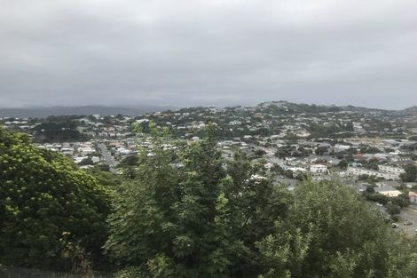 Photo of property in 30 Akaroa Drive, Maupuia, Wellington, 6022