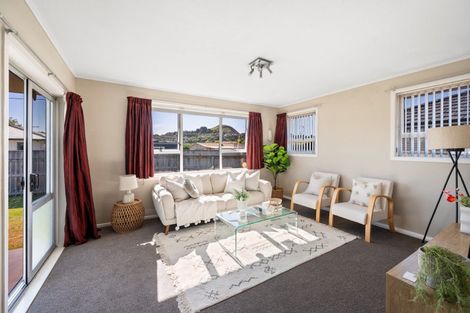 Photo of property in 14 Warwick Crescent, Taradale, Napier, 4112