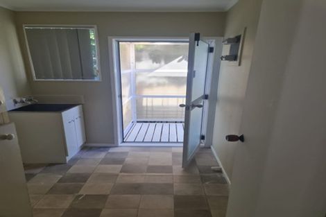 Photo of property in 2 Sparrow Place, Weymouth, Auckland, 2103