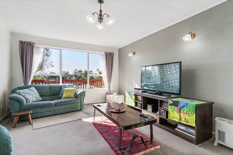 Photo of property in 27 Fitzwater Place, Henderson, Auckland, 0612