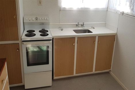 Photo of property in 4 Pomelo Road, Te Atatu South, Auckland, 0610