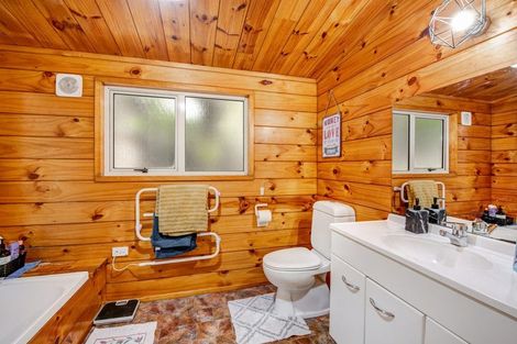 Photo of property in 100 Pemberton Avenue, Bayview, Auckland, 0629