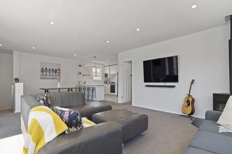 Photo of property in 3 Kitchener Terrace, Moturoa, New Plymouth, 4310