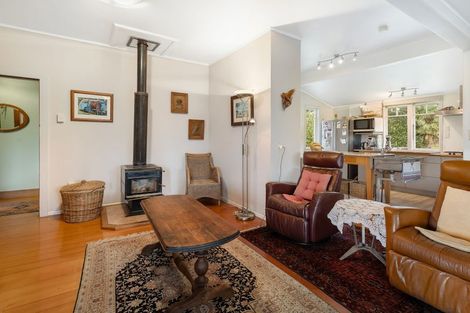 Photo of property in 37 Camp Road, Coroglen, Whitianga, 3591