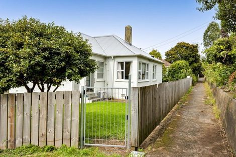 Photo of property in 6 Mill Road, New Plymouth, 4310