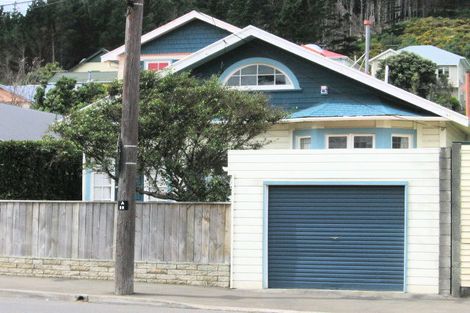 Photo of property in 9 The Parade, Island Bay, Wellington, 6023
