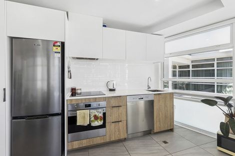 Photo of property in Pinnacle Apartments, E706/160 Victoria Street, Te Aro, Wellington, 6011