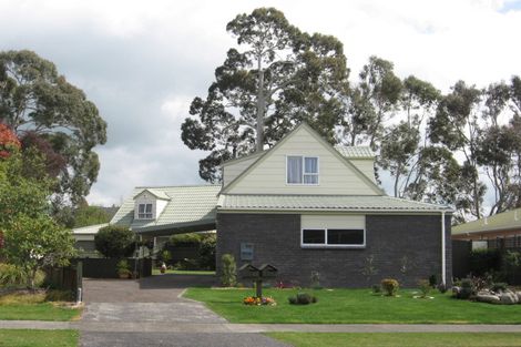 Photo of property in 4a Gemini Place, Kawaha Point, Rotorua, 3010