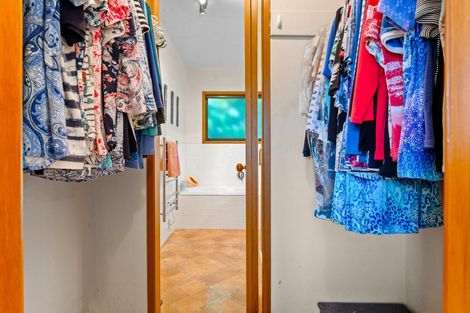 Photo of property in 1/12 Greenvalley Rise, Glenfield, Auckland, 0629