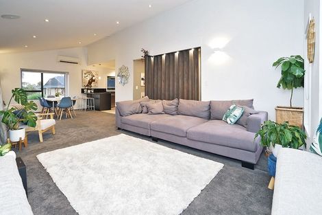 Photo of property in 10b Burn-murdoch Street, St Andrews, Hamilton, 3200