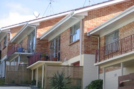 Photo of property in 1/15 Zion Road, Birkenhead, Auckland, 0626