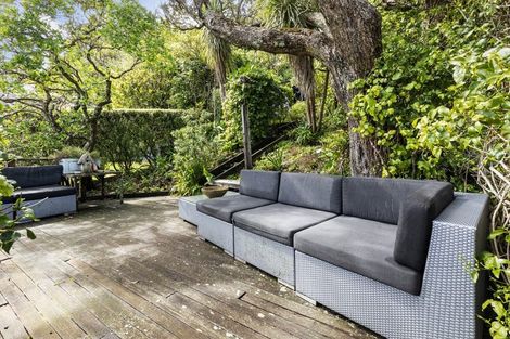 Photo of property in 43 Grove Road, Kelburn, Wellington, 6012