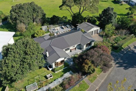 Photo of property in 4 Tarawa Street, Paekakariki, 5034