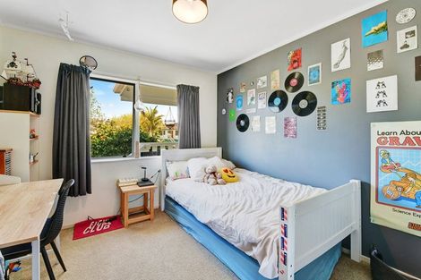 Photo of property in 94 Athena Drive, Totara Vale, Auckland, 0629