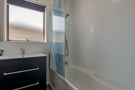 Photo of property in 37 Suzanne Grove, Kelvin Grove, Palmerston North, 4414