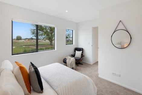 Photo of property in 16 Orford Lane, Takanini, 2112