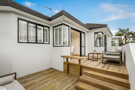 Photo of property in 5 Hobie Court, West Harbour, Auckland, 0618