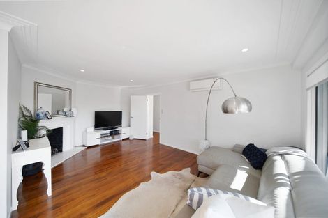 Photo of property in 1/8 Waller Avenue, Bucklands Beach, Auckland, 2012