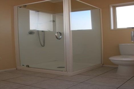 Photo of property in 4 Trotting Terrace, Fairview Heights, Auckland, 0632