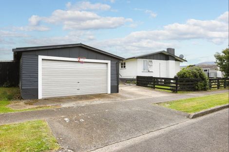 Photo of property in 15 Fox Street, Woodville, 4920