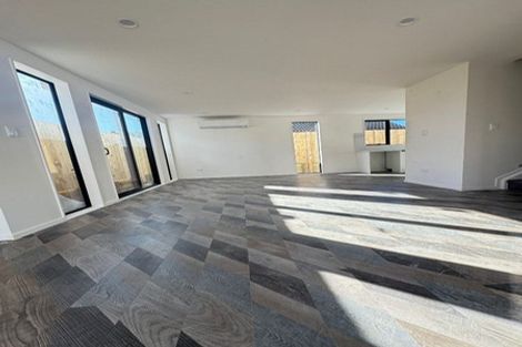 Photo of property in 408 Roscommon Road, Clendon Park, Auckland, 2103