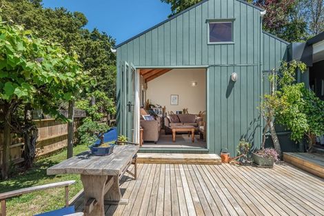 Photo of property in 230 Onewa Road, Birkenhead, Auckland, 0626