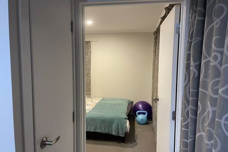 Photo of property in 2 Cranberry Place, Bucklands Beach, Auckland, 2012