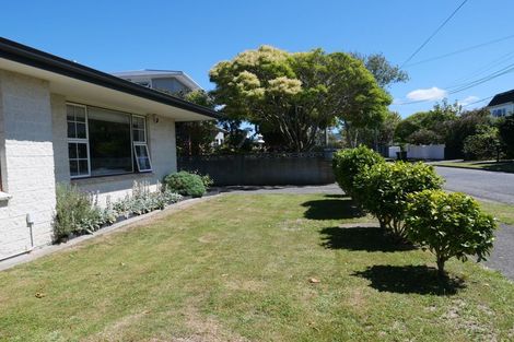 Photo of property in 25 Fairfield Avenue, Fairfield, Lower Hutt, 5011