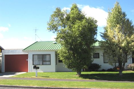 Photo of property in 2/10 Reeves Road, Acacia Bay, Taupo, 3330