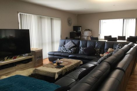 Photo of property in 23a Kelman Road, Kelston, Auckland, 0602