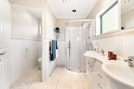 Photo of property in 131 Waimumu Road, Massey, Auckland, 0614