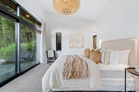 Photo of property in 18 Falcon Heights, Mount Creighton, Queenstown, 9371