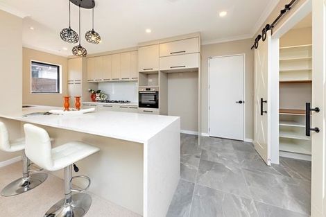 Photo of property in 37 Papareia Road, Karaka, Papakura, 2113