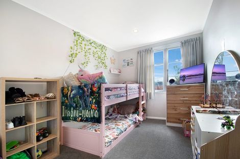 Photo of property in 30 Norcross Avenue, Henderson, Auckland, 0612