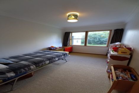Photo of property in 4 Fernwood Place, Fitzherbert, Palmerston North, 4410