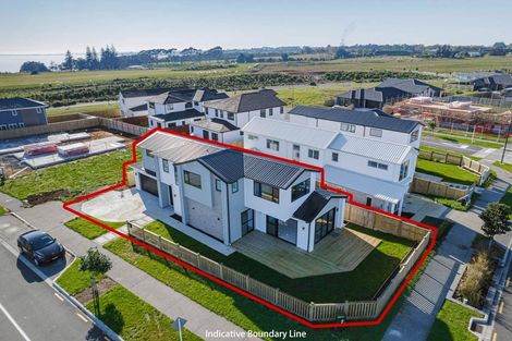 Photo of property in 1 Whata Street, Clarks Beach, 2122