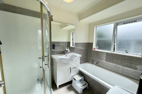 Photo of property in 2/15 Kirklow Place, Goodwood Heights, Auckland, 2105