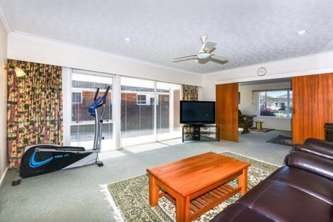 Photo of property in 17 Delaware Crescent, Russley, Christchurch, 8042