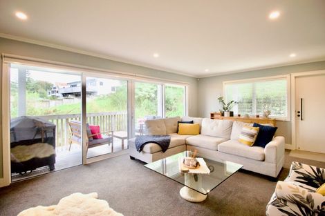 Photo of property in 17a Target Road, Totara Vale, Auckland, 0629