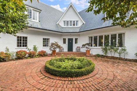 Photo of property in 305 Fergusson Drive, Heretaunga, Upper Hutt, 5018